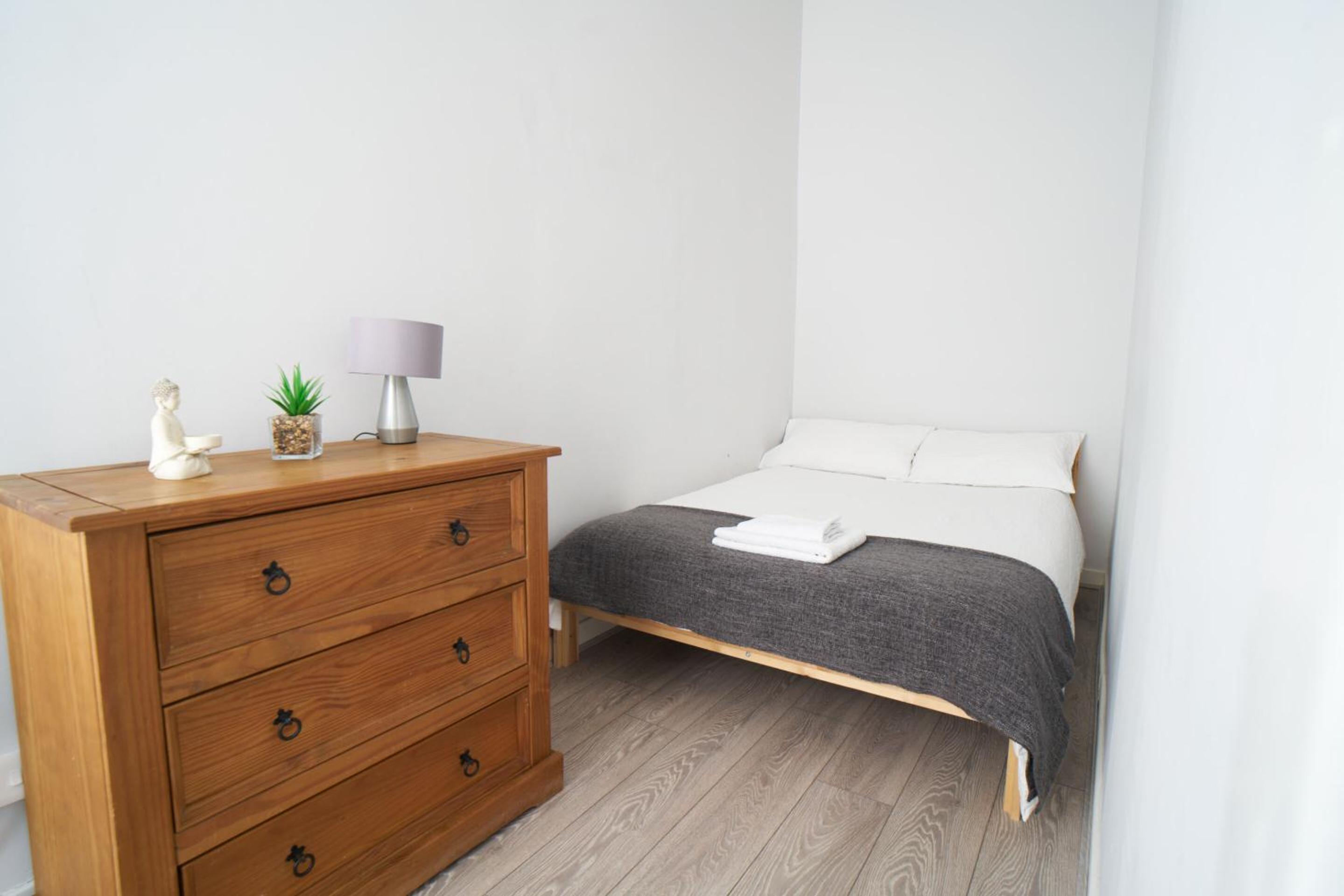1 BDR House By Caledonia Luxe Stays Short Lets & Serviced Accommodation Lanark