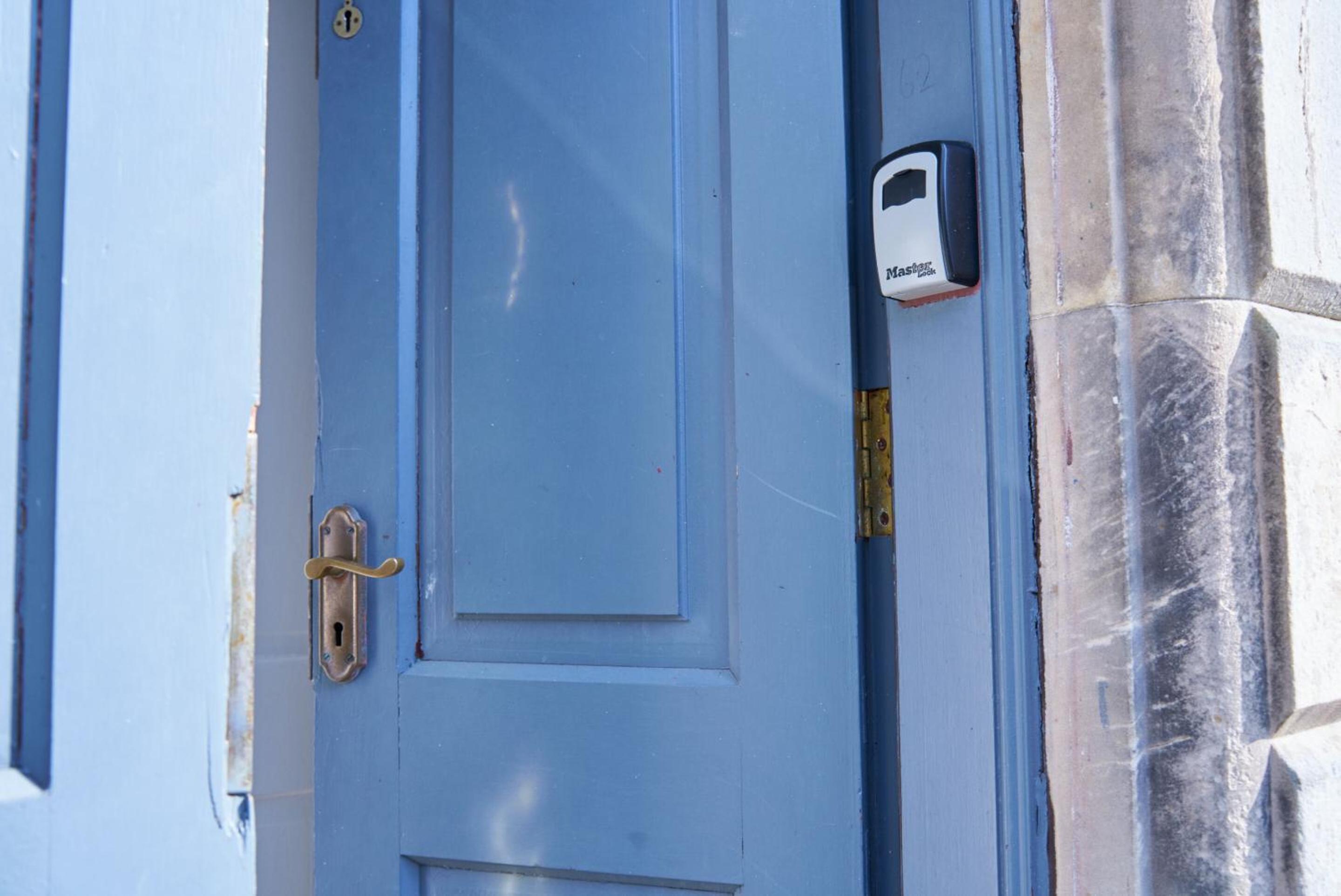 1 BDR House By Caledonia Luxe Stays Short Lets & Serviced Accommodation Lanark