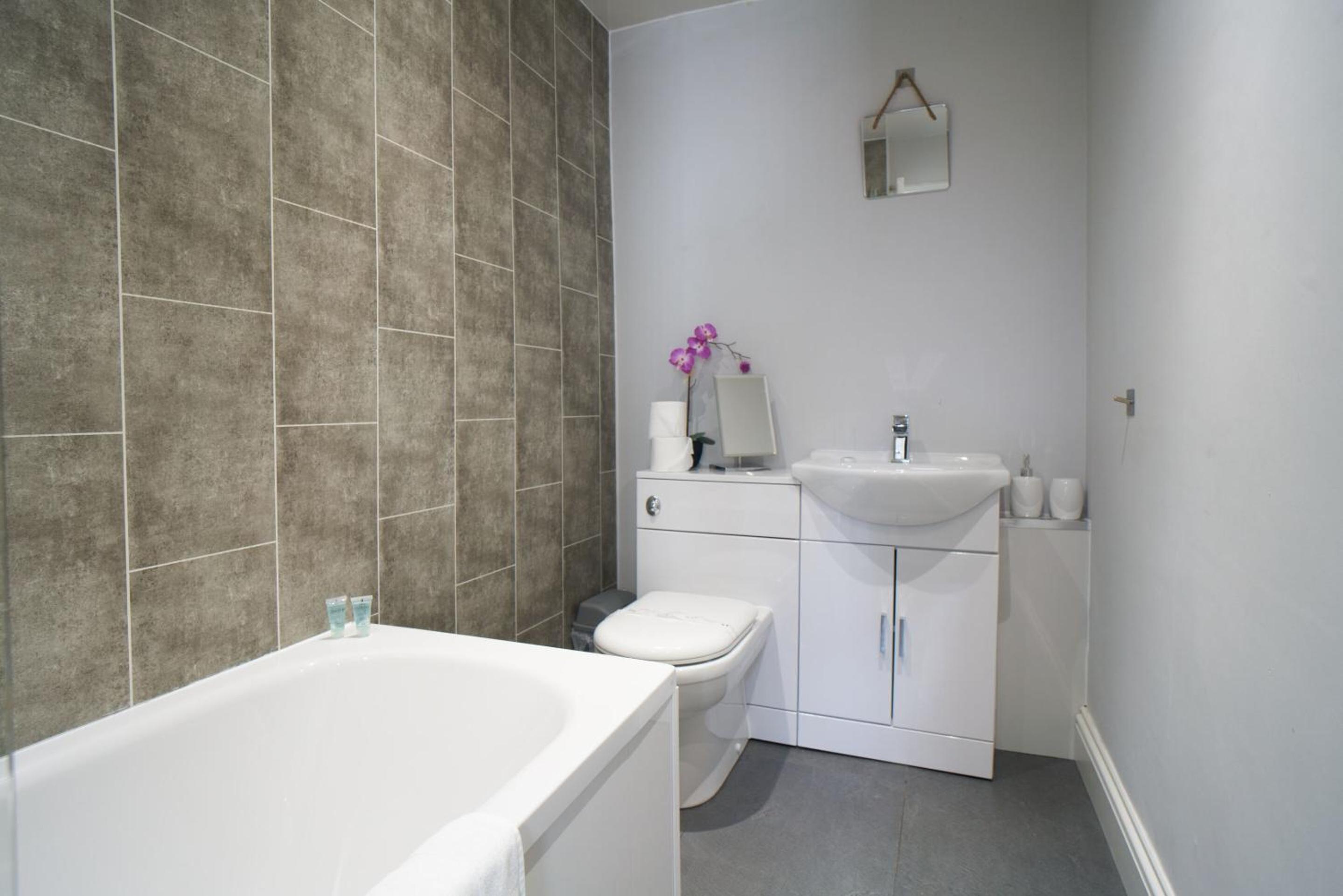 1 BDR House By Caledonia Luxe Stays Short Lets & Serviced Accommodation Lanark