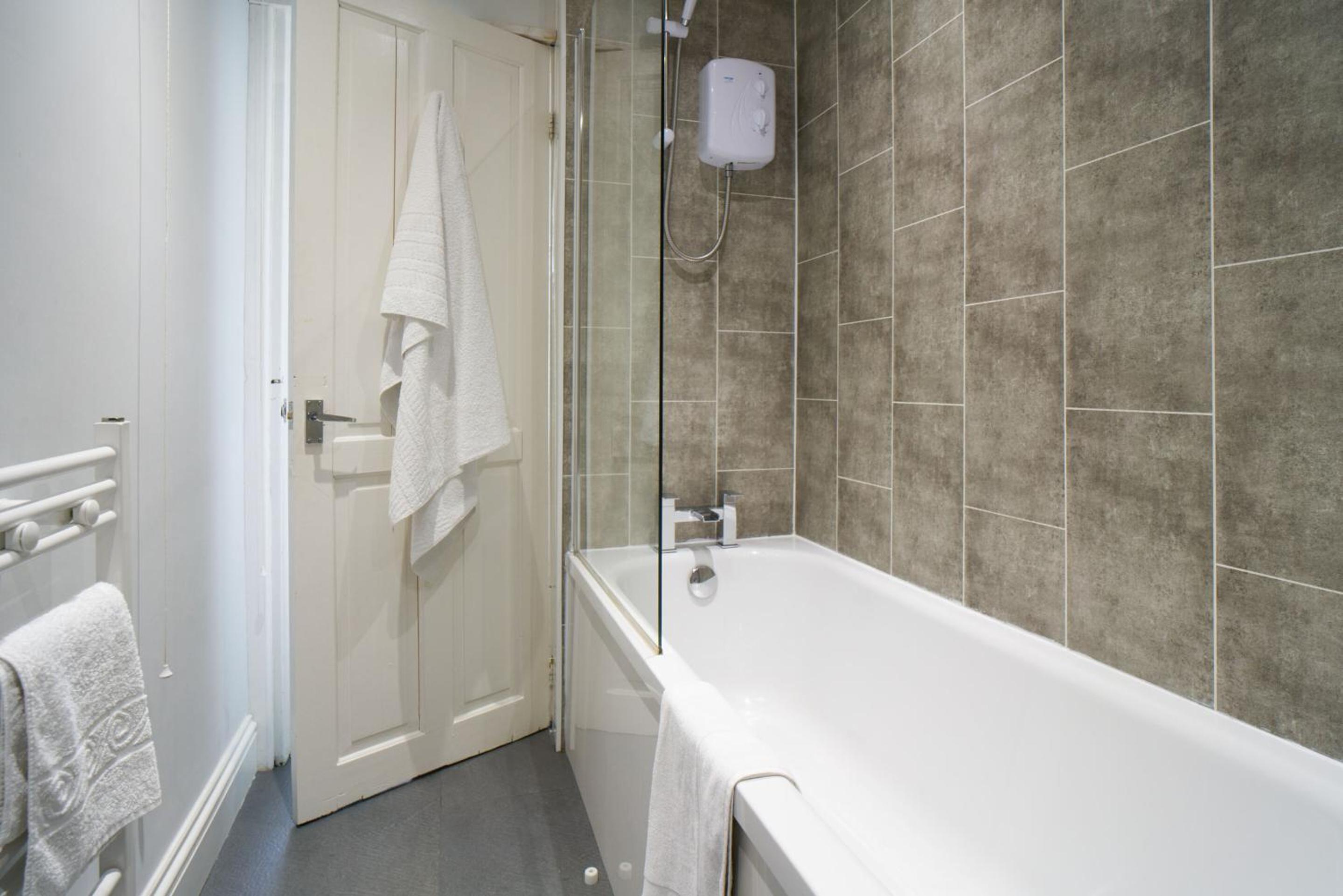 1 BDR House By Caledonia Luxe Stays Short Lets & Serviced Accommodation Lanark