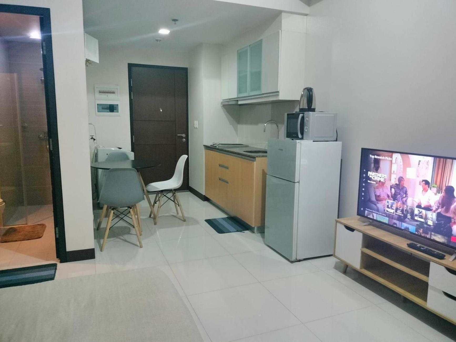 101 Newport Boulevard near NAIA Terminal 3 view 3