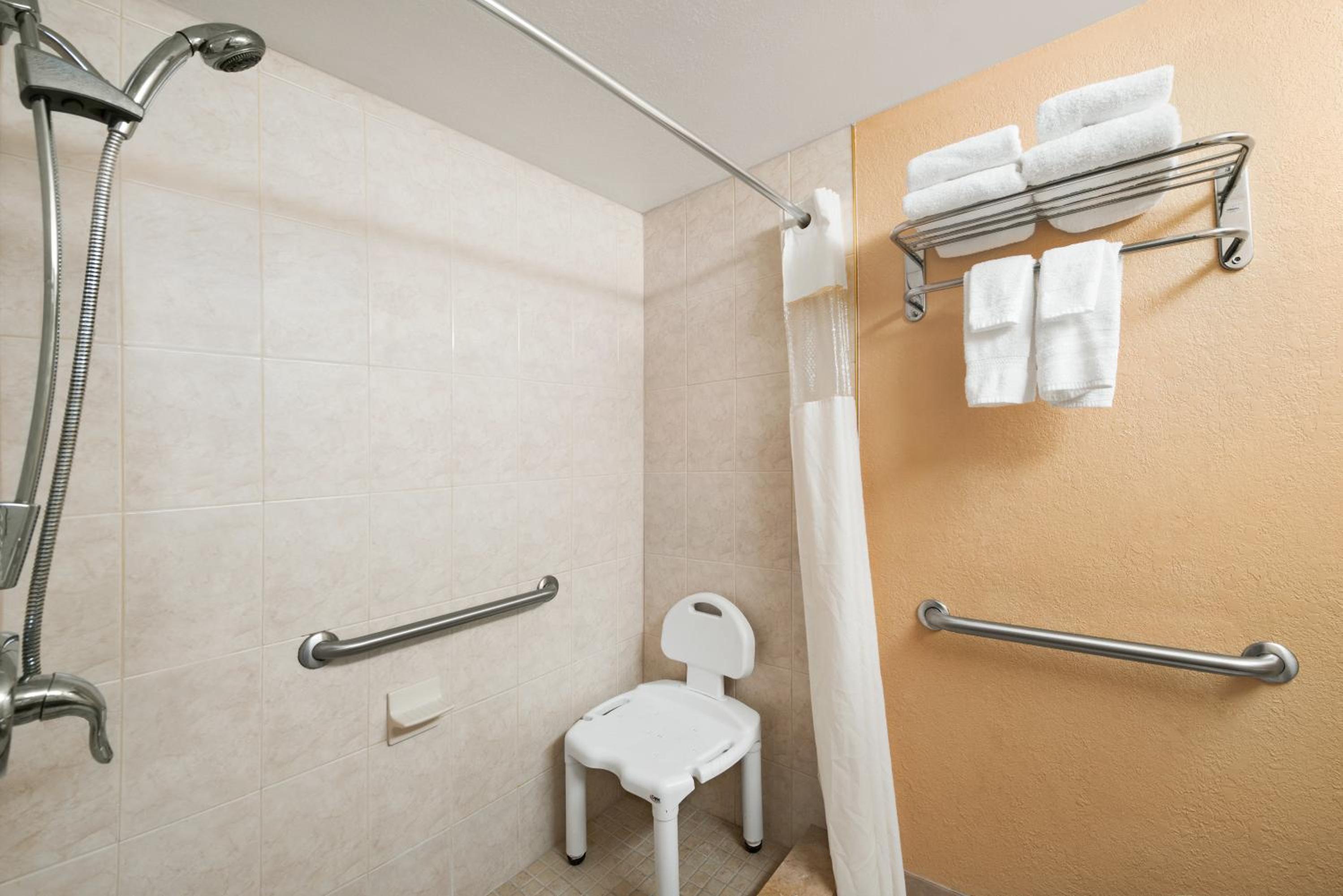 Howard Johnson by Wyndham Winter Haven FL, Billede 34