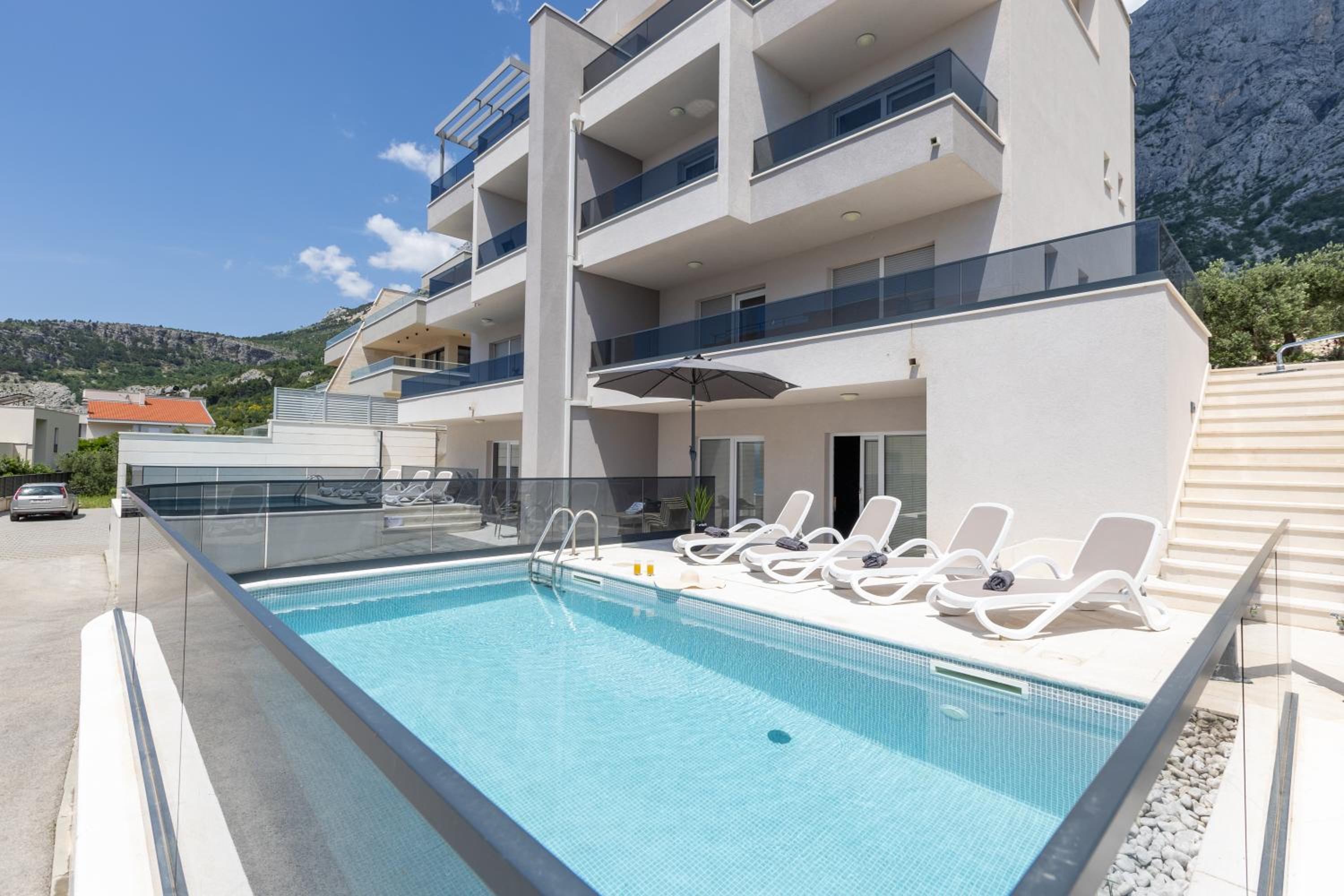 Villa Toni with pool and jacuzzi