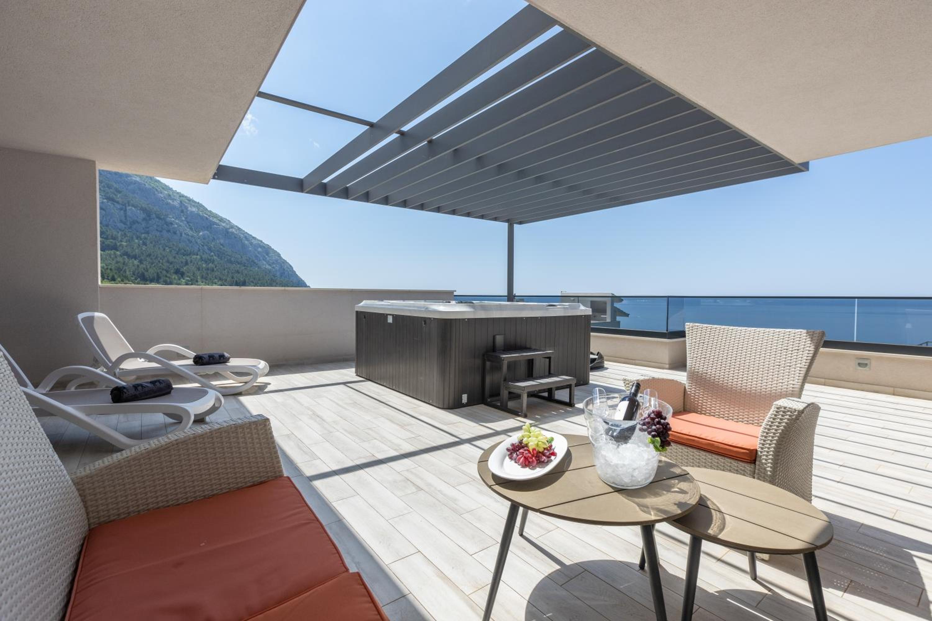 Villa Toni with pool and jacuzzi