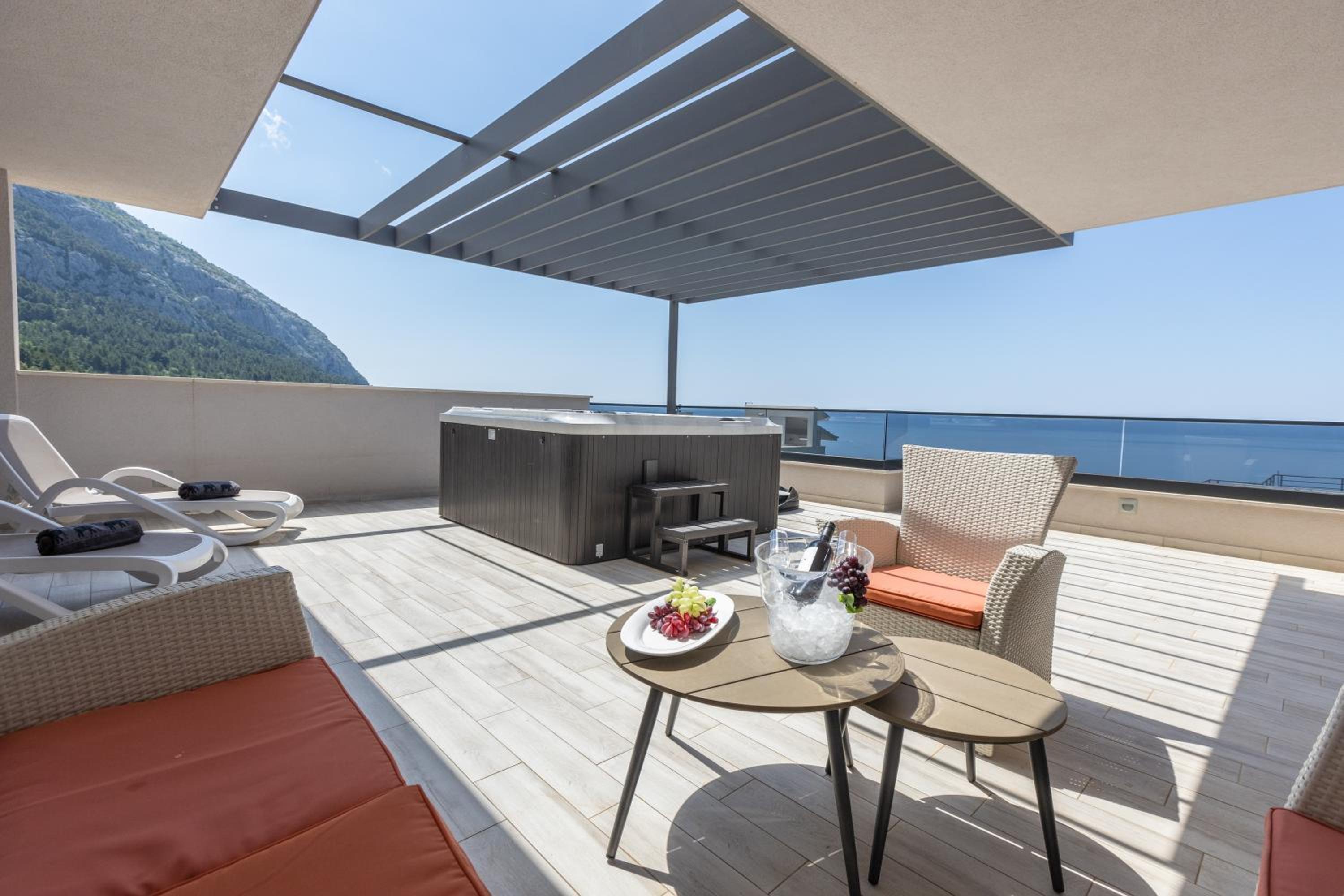 Villa Toni with pool and jacuzzi