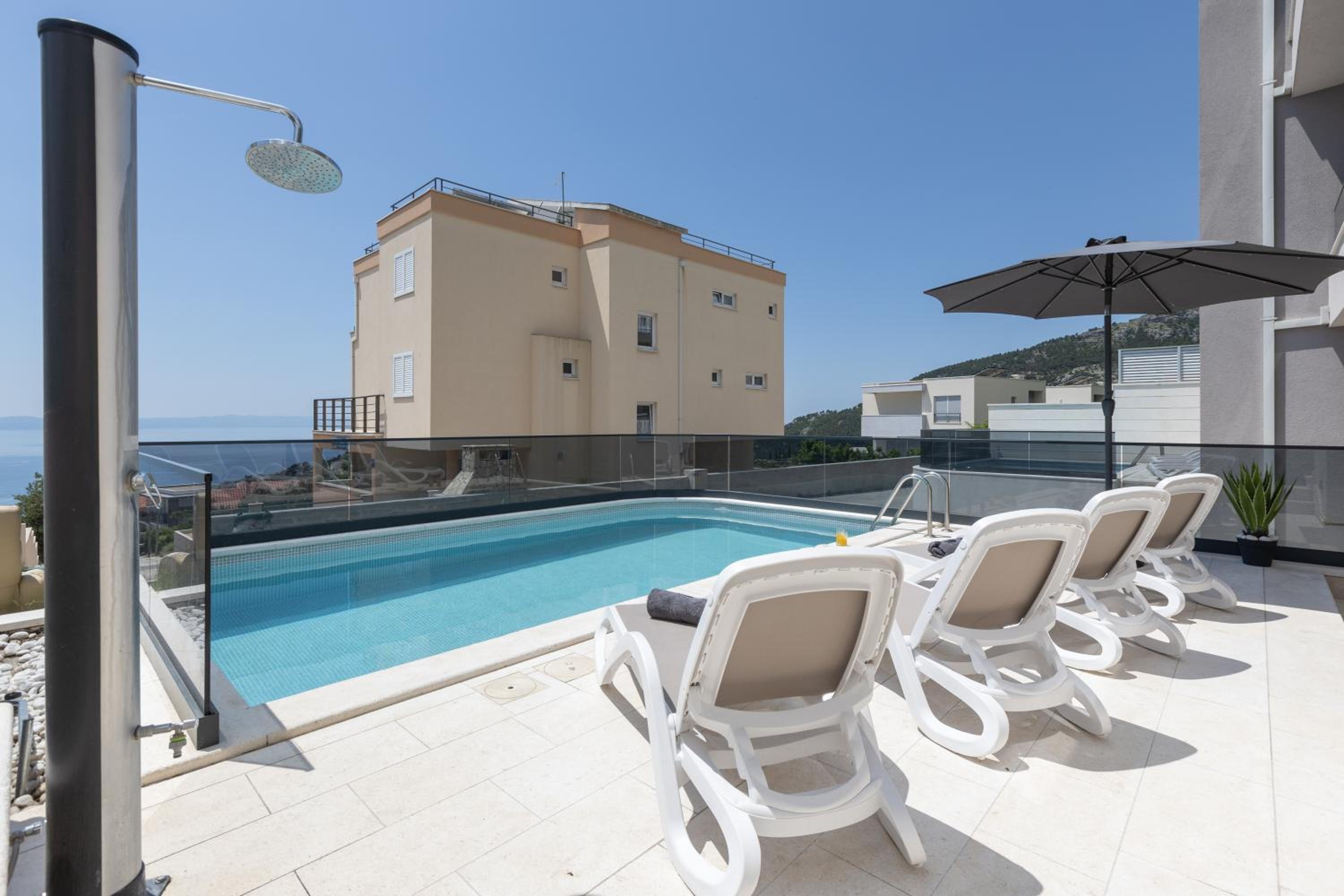 Villa Toni with pool and jacuzzi
