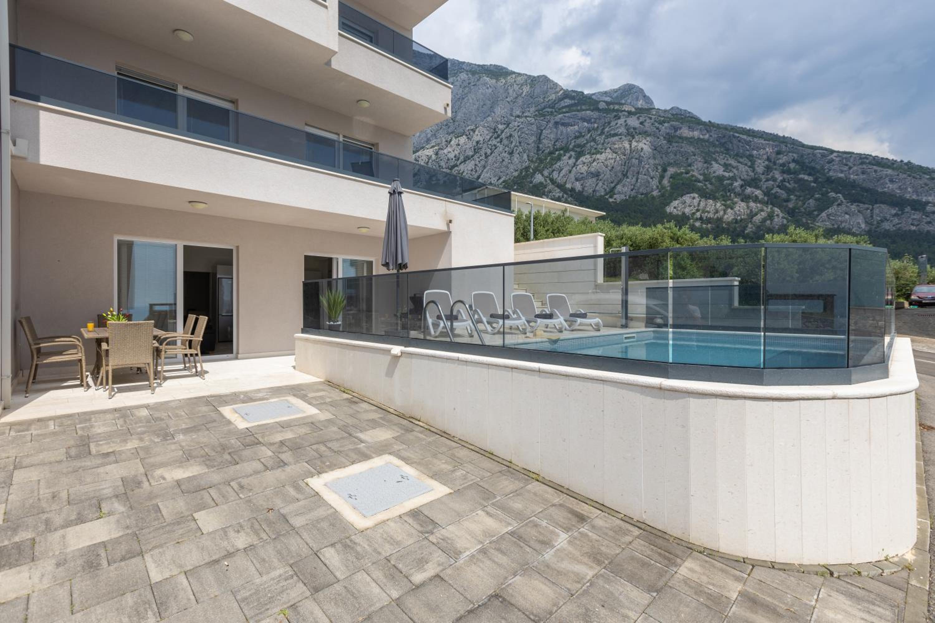 Villa Toni with pool and jacuzzi