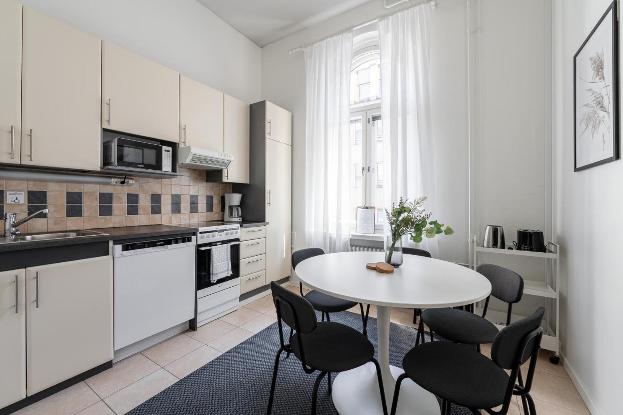 Historical 3BR Downtown Apartment with Sauna view 5
