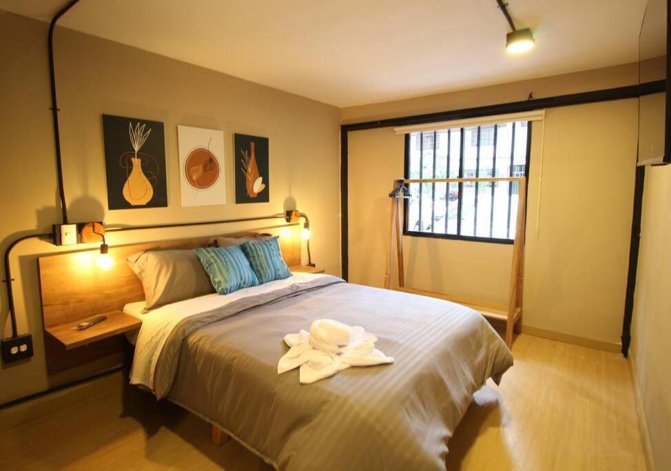 Alojamiento en Laureles Medellín con cocina y baño privado - ONE106 By Roots Rentals