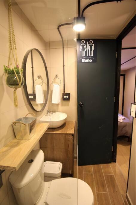 Alojamiento en Laureles Medellín con cocina y baño privado - ONE106 By Roots Rentals