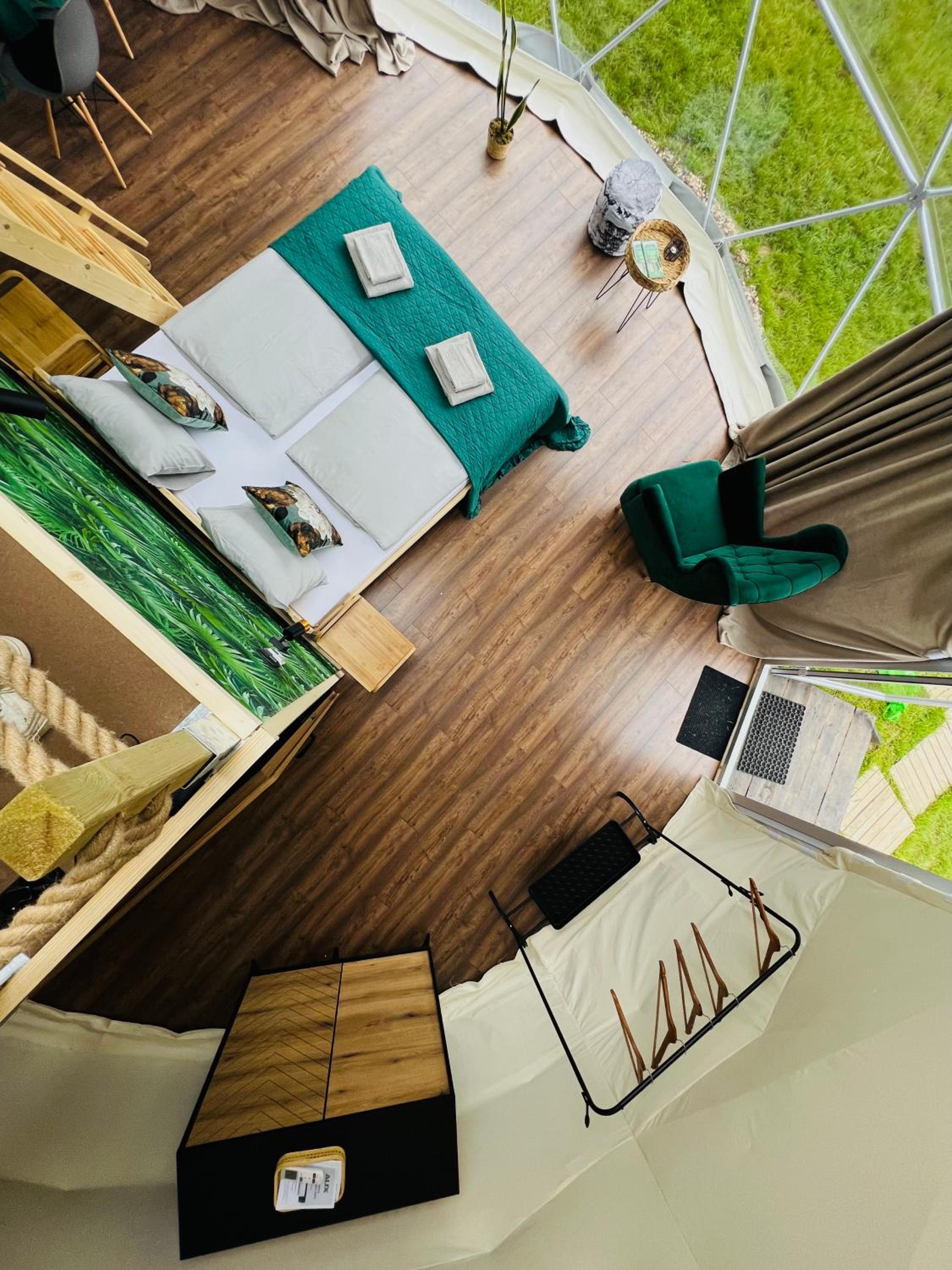 Glamping Stacja Zieleniec w Nałęczowie