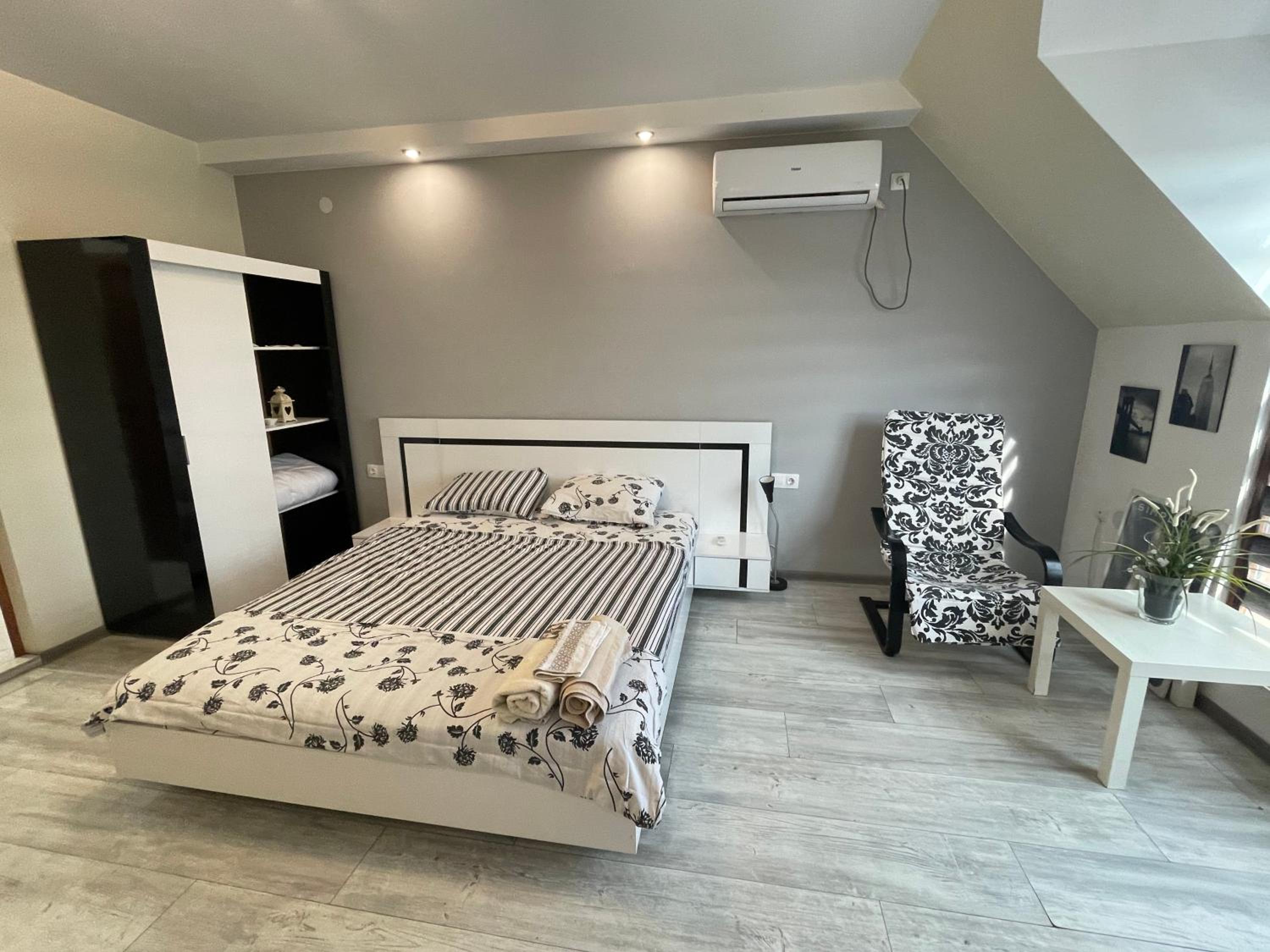 Victoria Hotel Rooms & Victoria Apartment Veliko Tarnovo