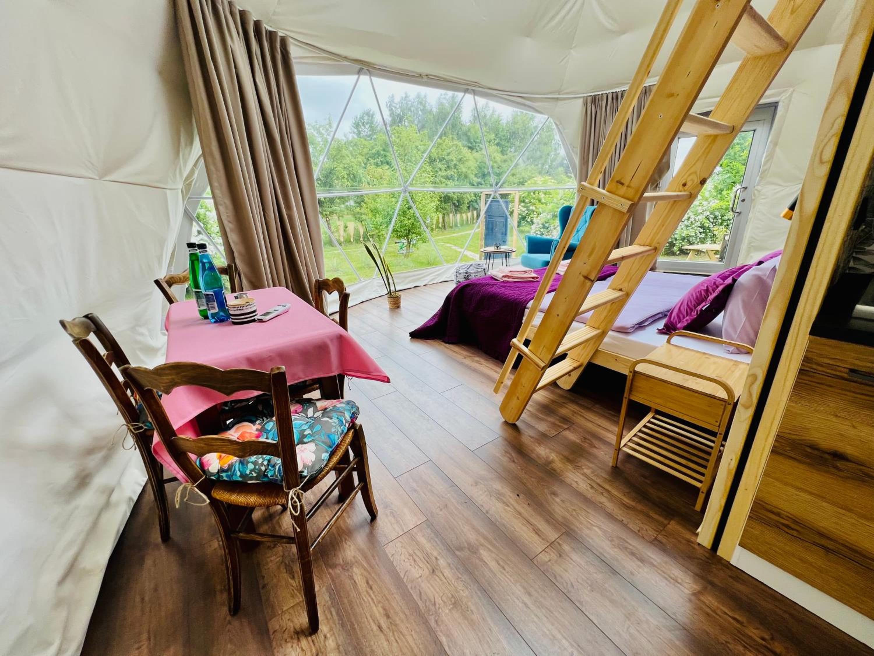 Glamping Stacja Zieleniec w Nałęczowie