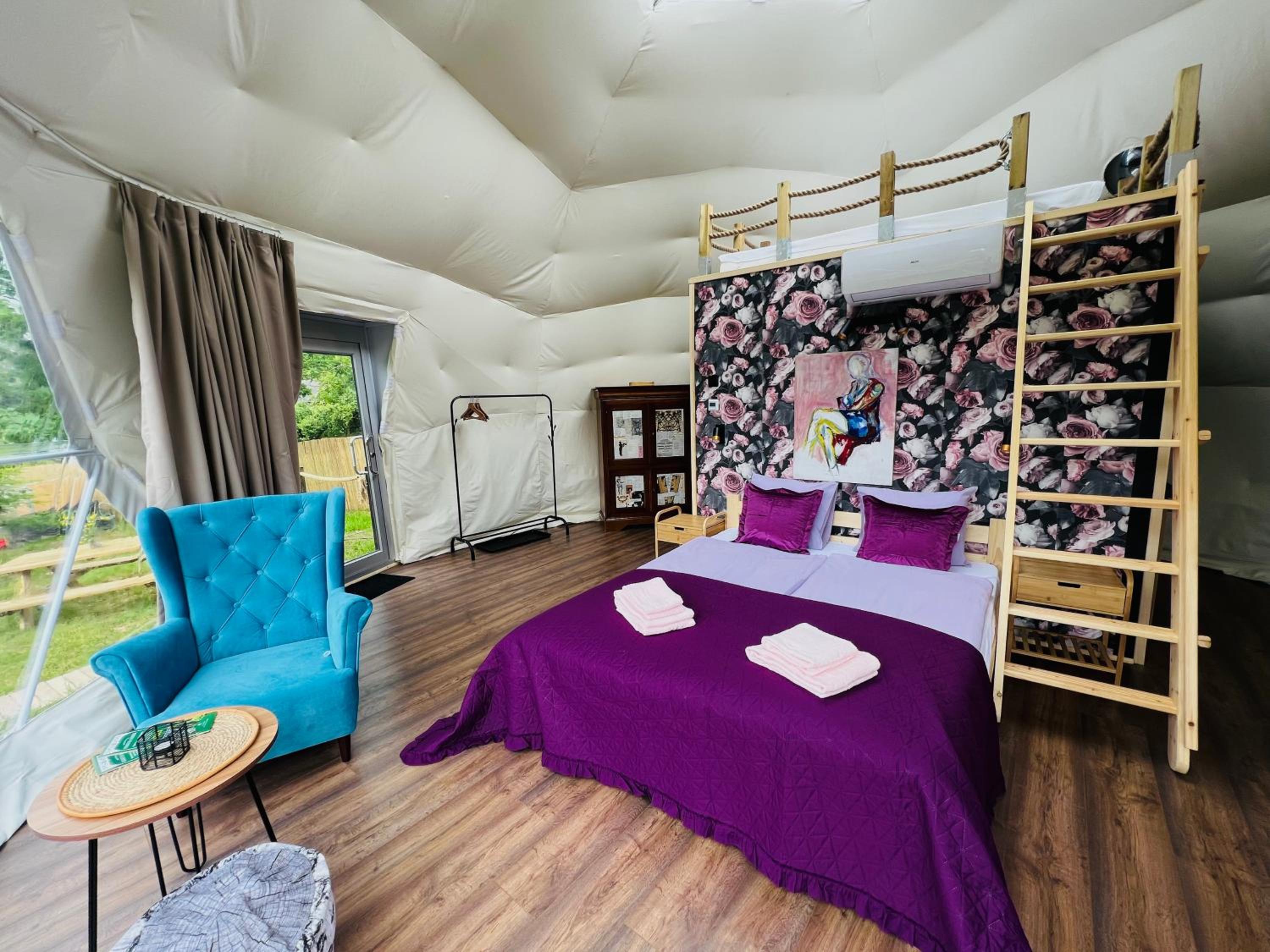 Glamping Stacja Zieleniec w Nałęczowie