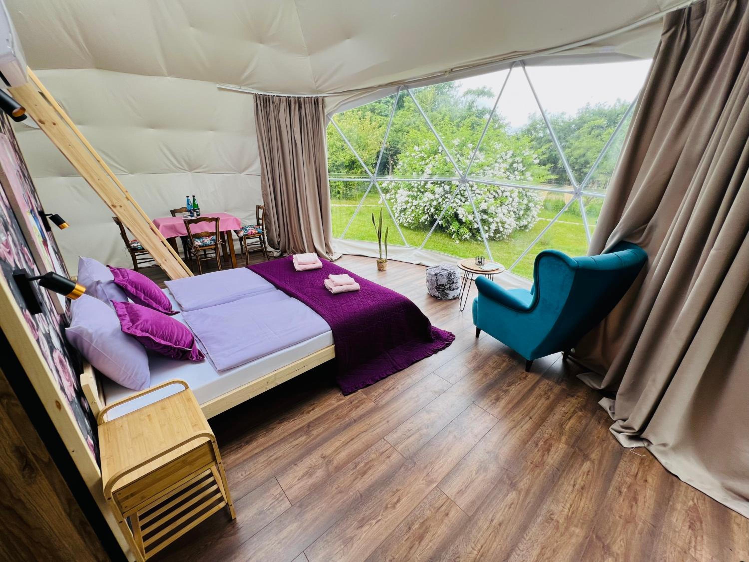 Glamping Stacja Zieleniec w Nałęczowie