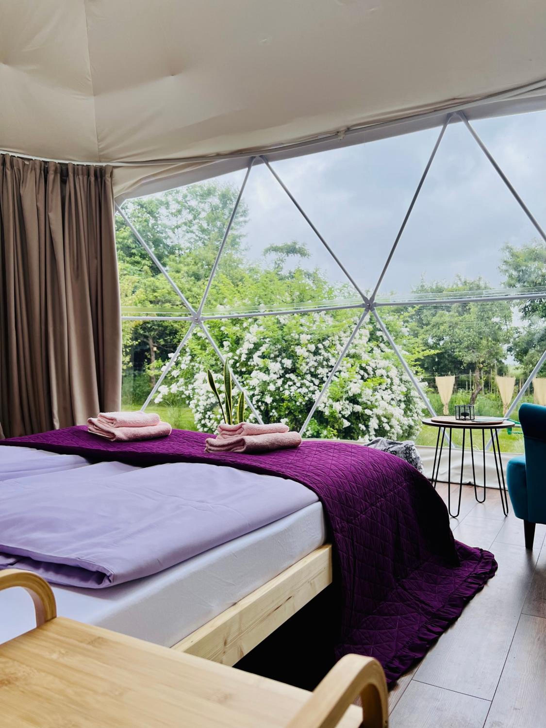 Glamping Stacja Zieleniec w Nałęczowie