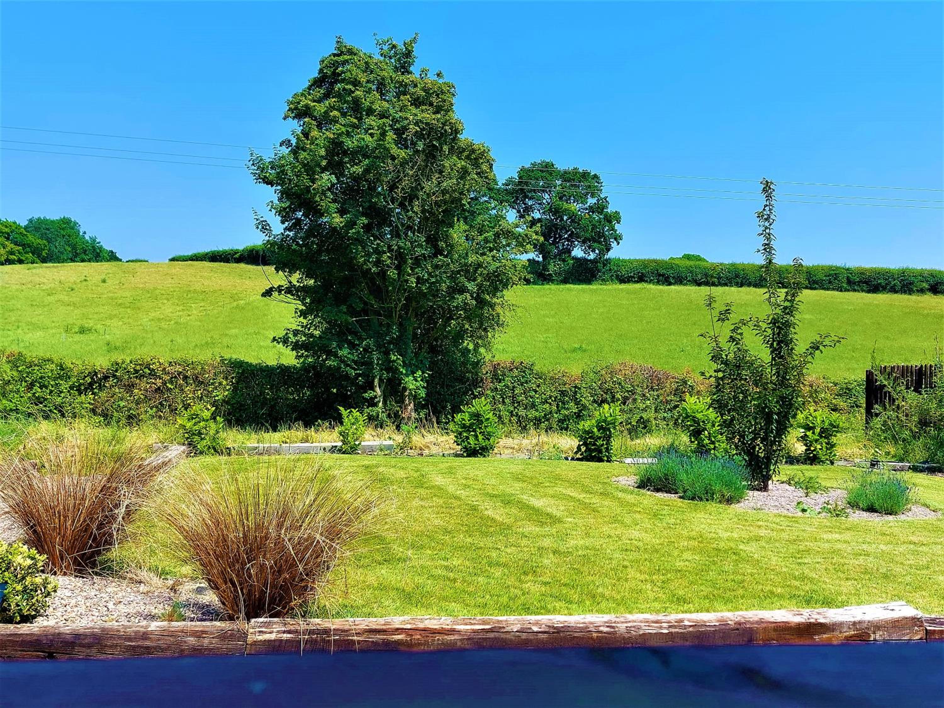 The Malvern Hills, Courtyard Cabins,Tom Cabin