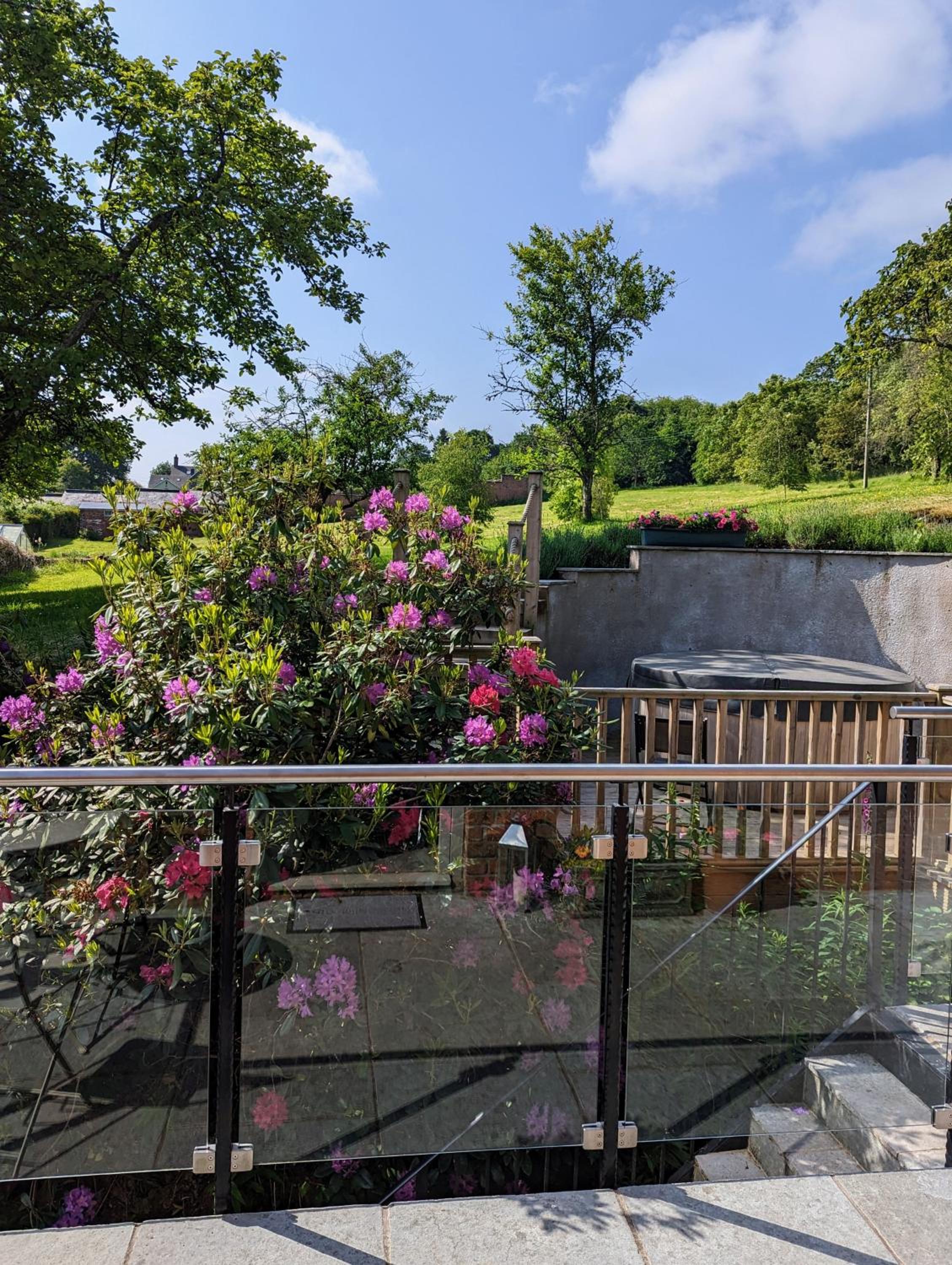 The Coach House Apartment at Cefn Tilla Court, Usk view 4
