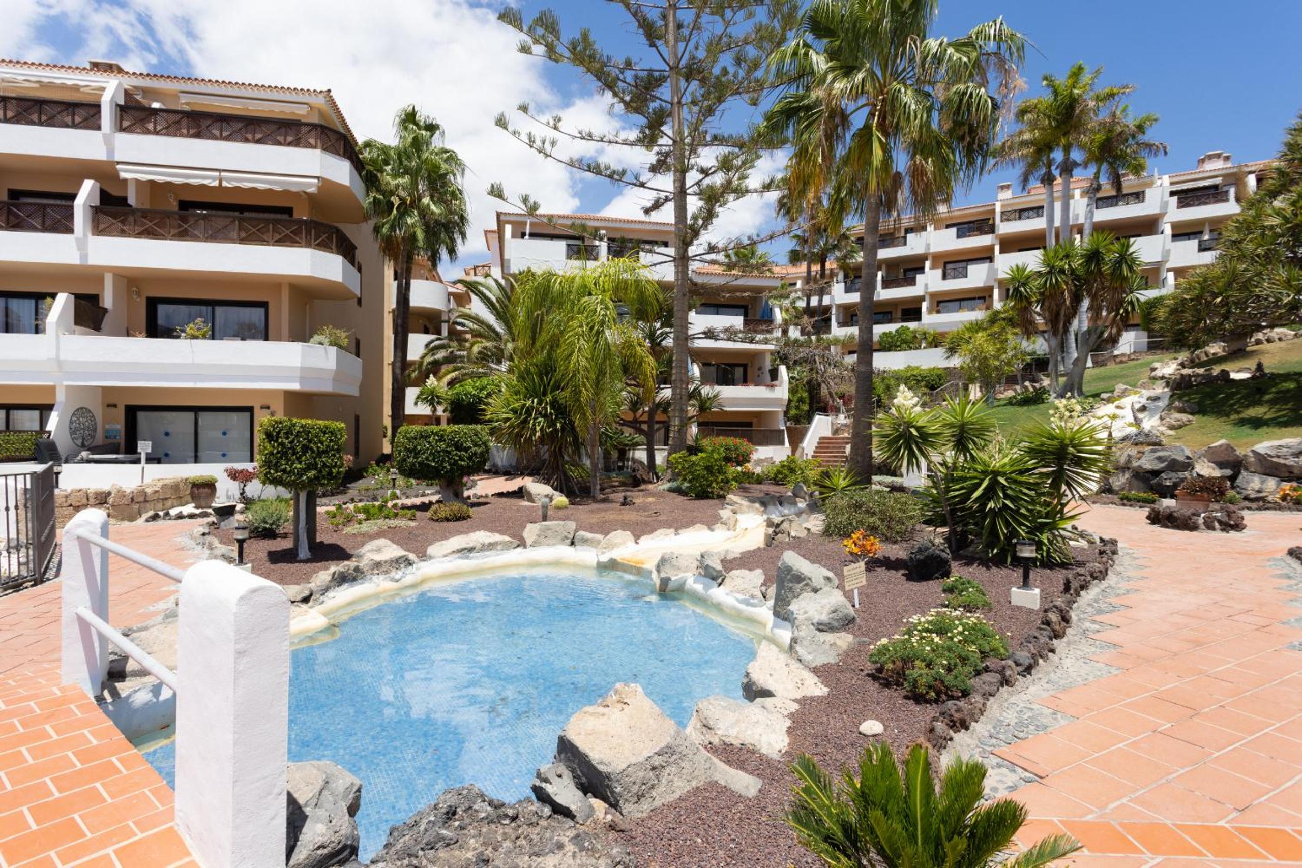 Sun and relax in Golf del Sur view 4