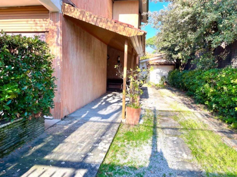 Villa Il Platano con giardino Beachfront view 3