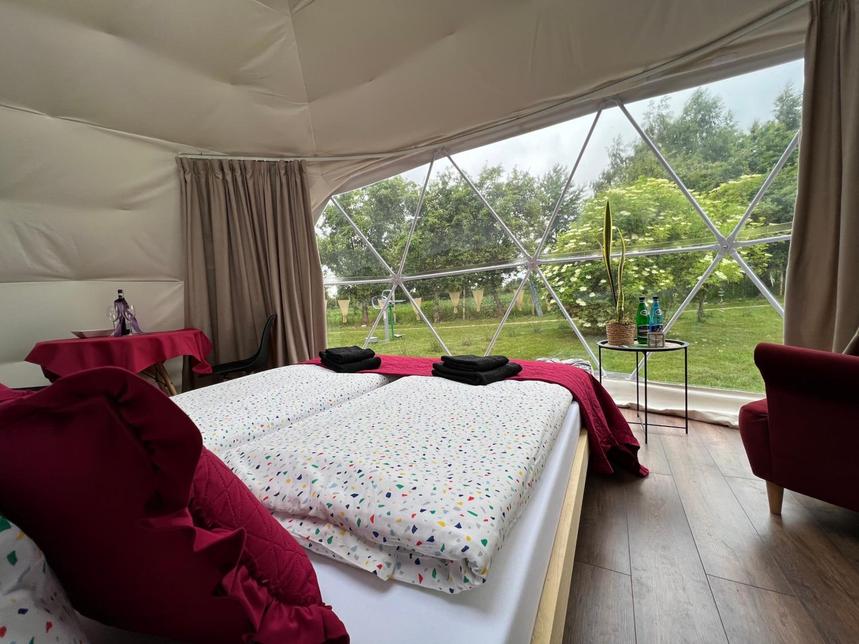 Glamping Stacja Zieleniec w Nałęczowie