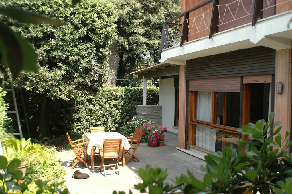 Villa Il Platano con giardino Beachfront view 5
