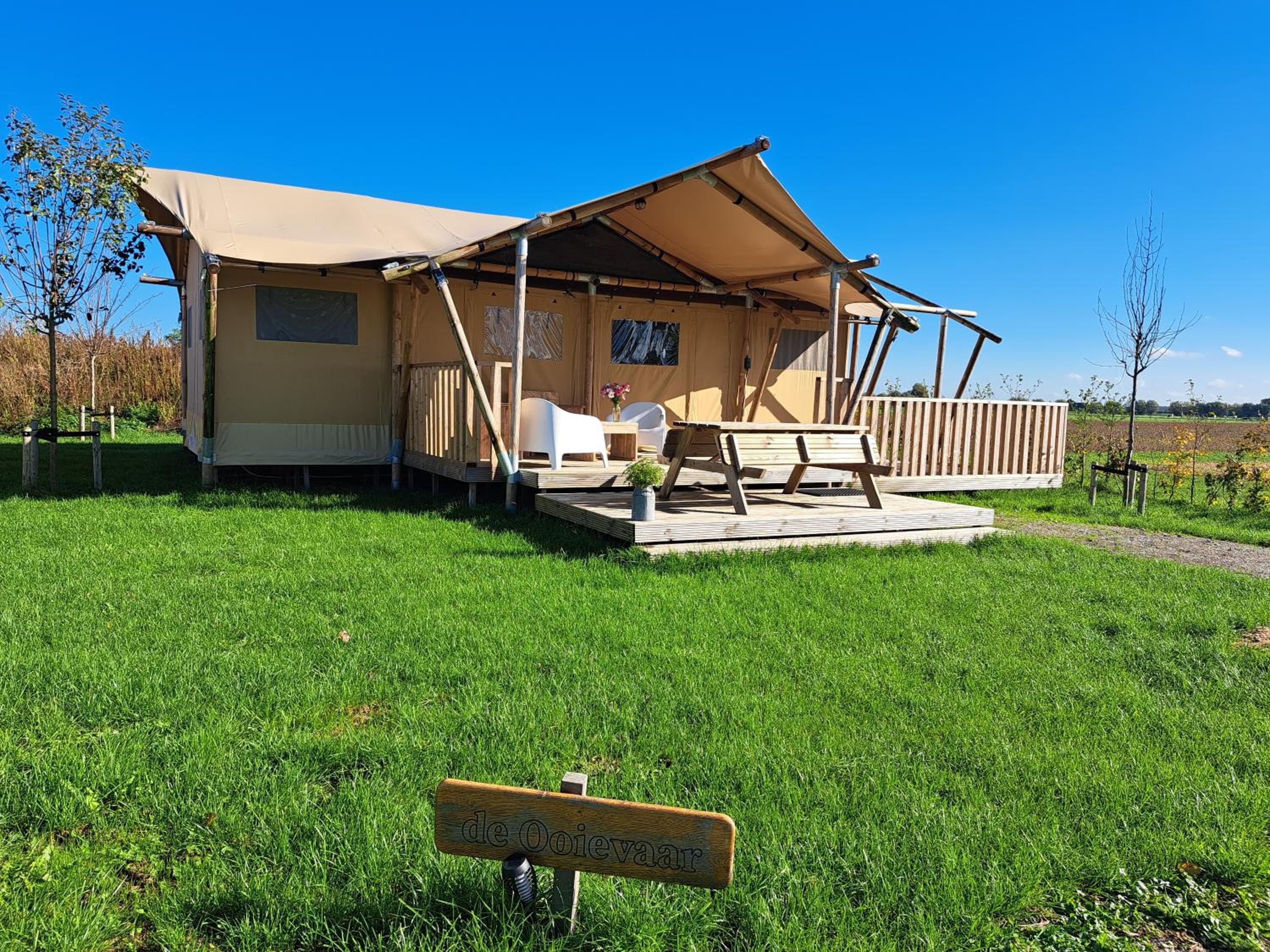 De Hazelaarshof- luxe XL-glampingtent (7-8 personen) nabij De Millingerwaard view 2