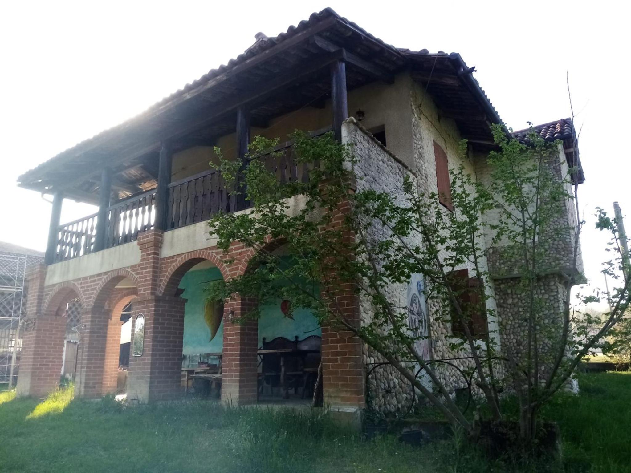 Casa delle foglie sussurranti