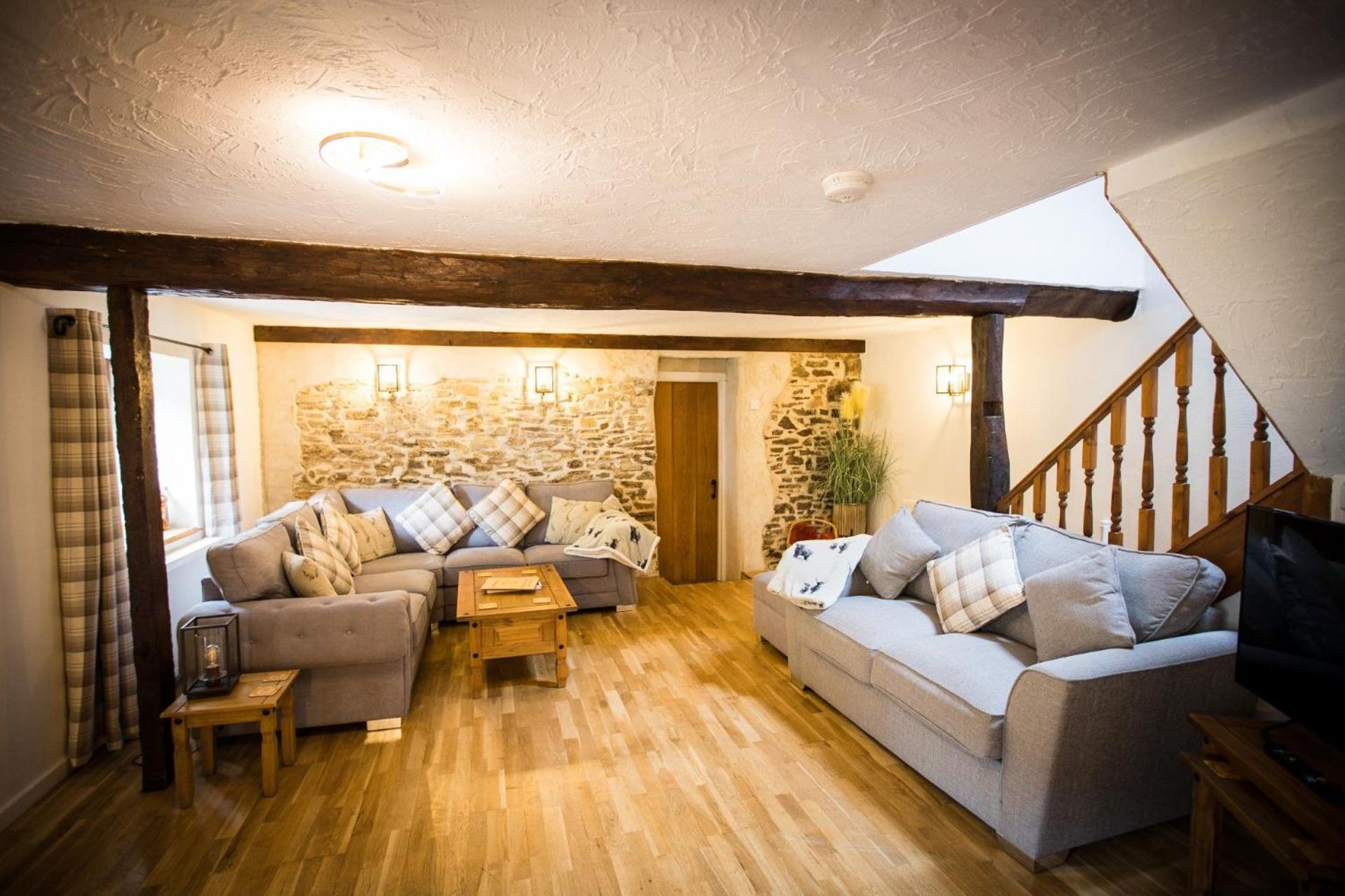 Warren Cottage at Country Ways view 3