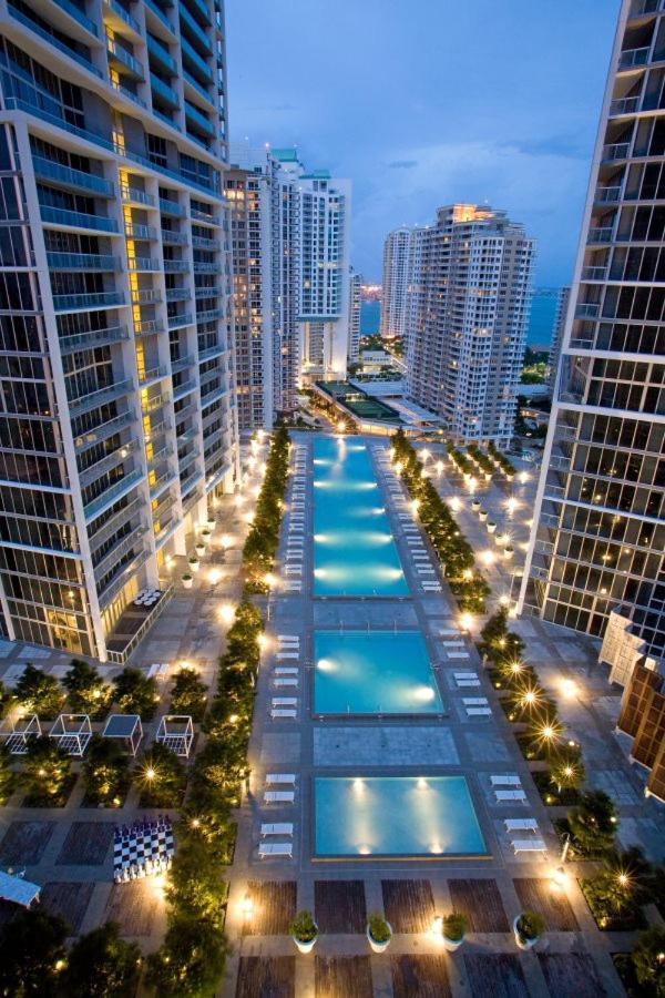 Water front Icon Brickell, W Hotel building