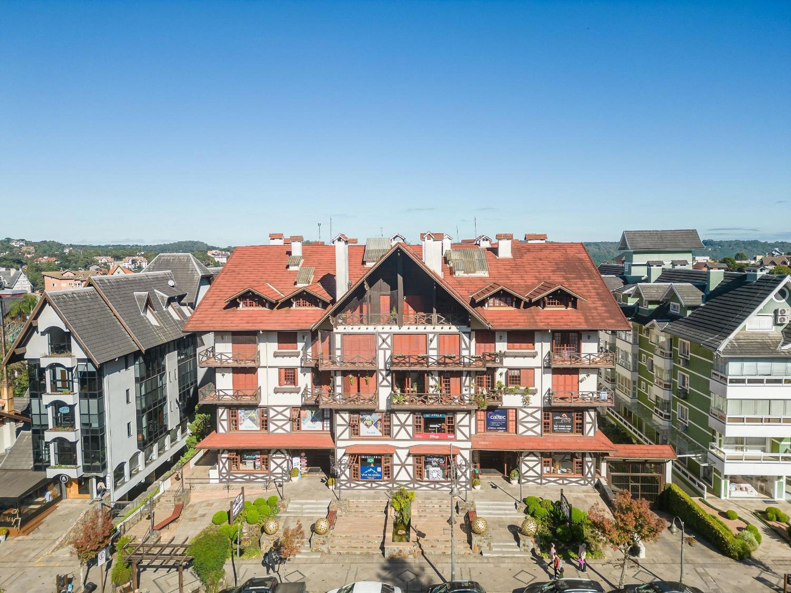 Duplex -500 metros, Rua Coberta - Pedras Brancas