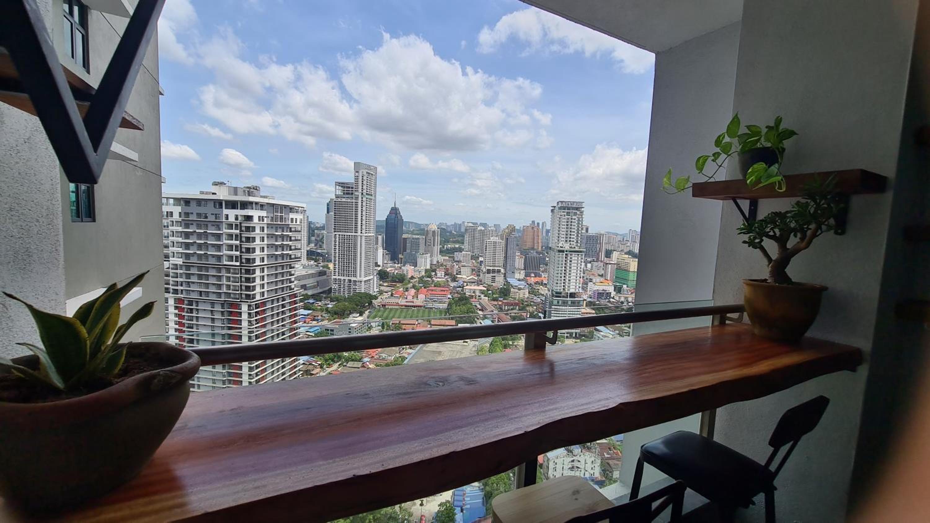 Bricks & Beds Suite @ Legasi Kg Bahru