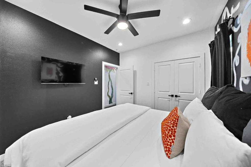 The PiinK Flamingo• InstaWorthy Murals• HotTub