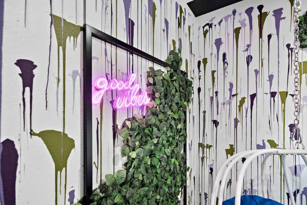 The PiinK Flamingo• InstaWorthy Murals• HotTub
