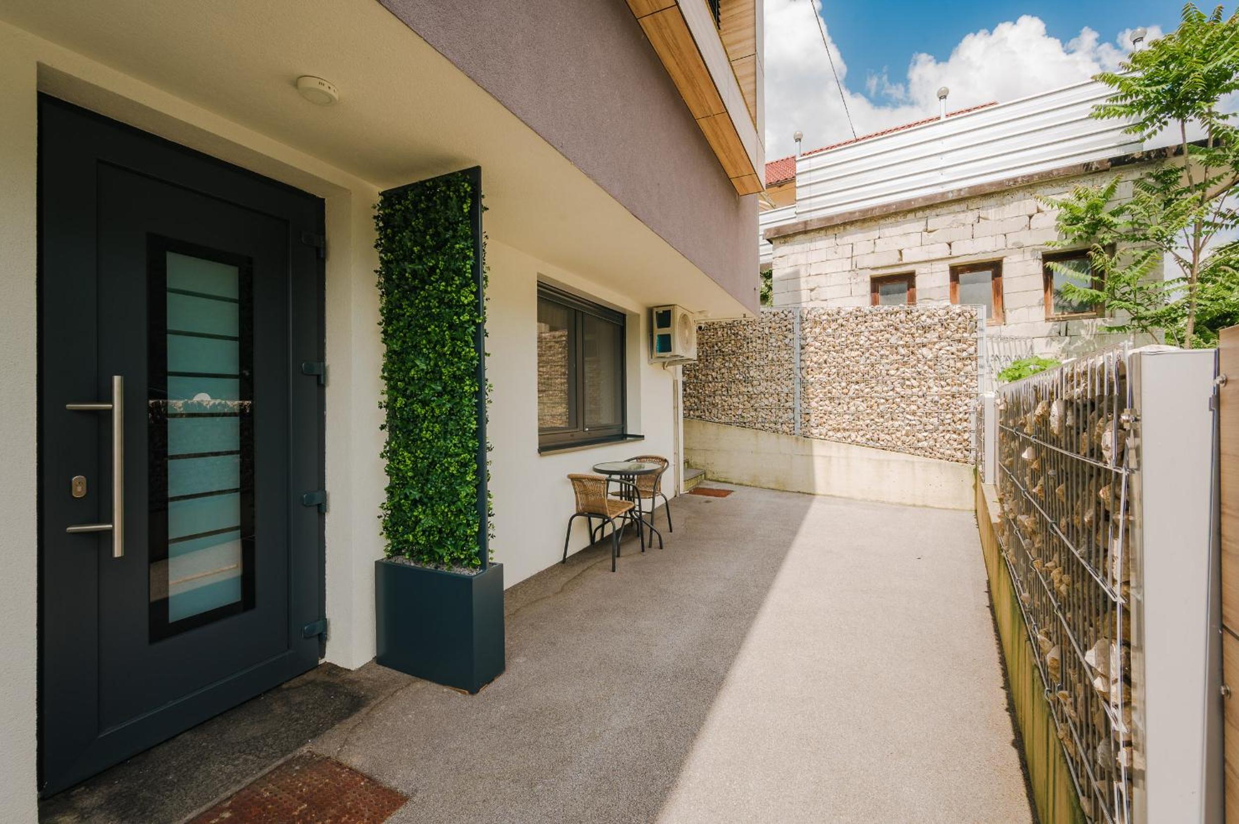 Apartments Gros