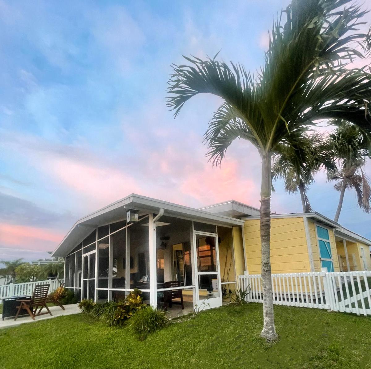 Waterfront Boat Lift Bungalow