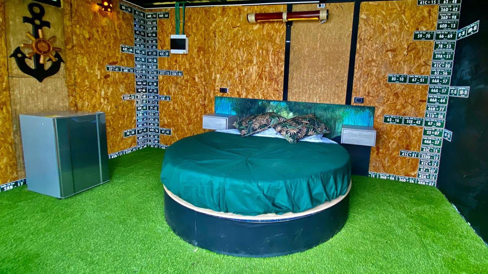 TINY HOME