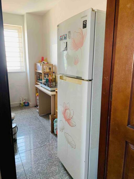 Căn hộ với ban công rộng gần hồ