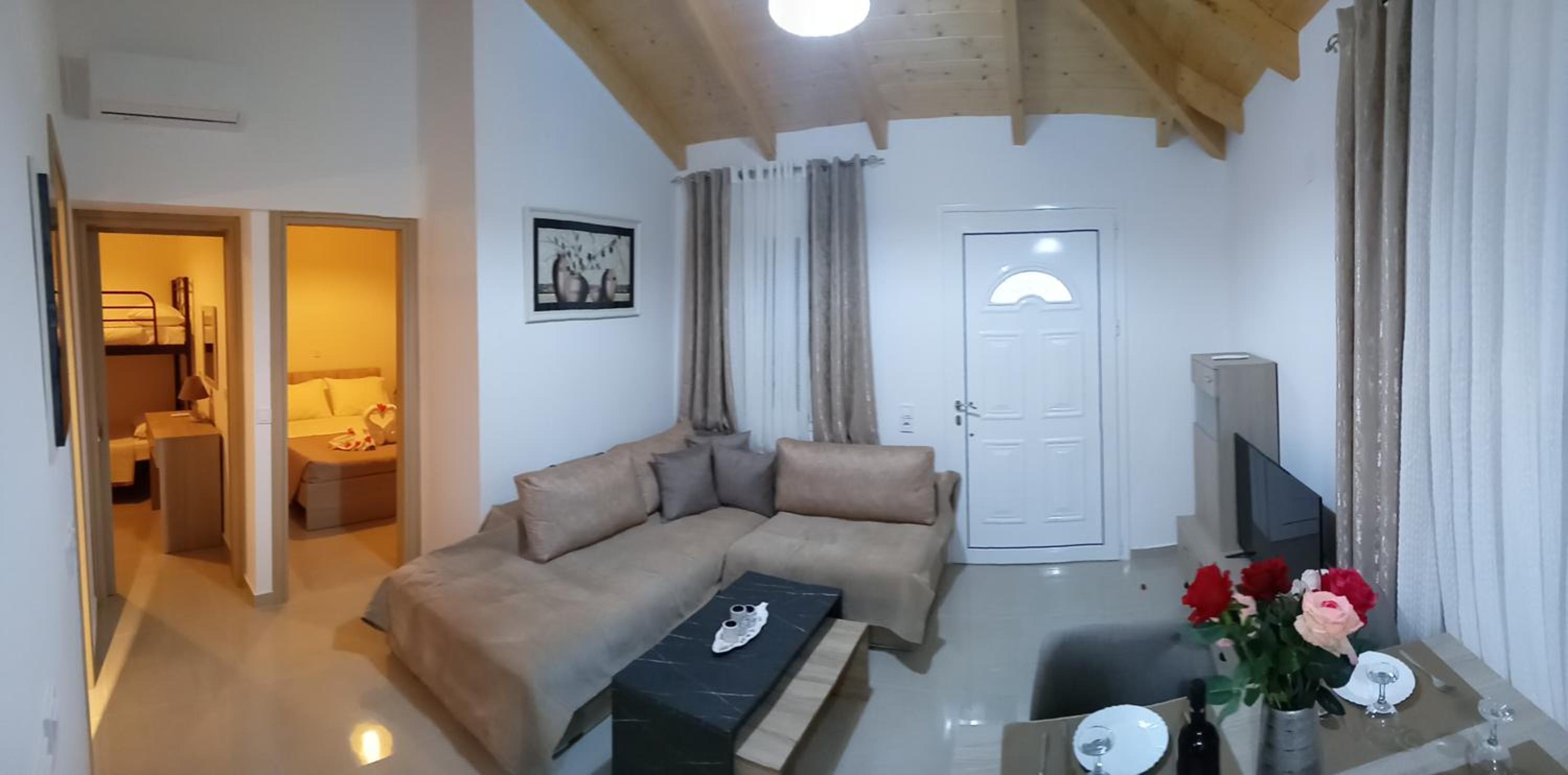 Villa Dervishi
