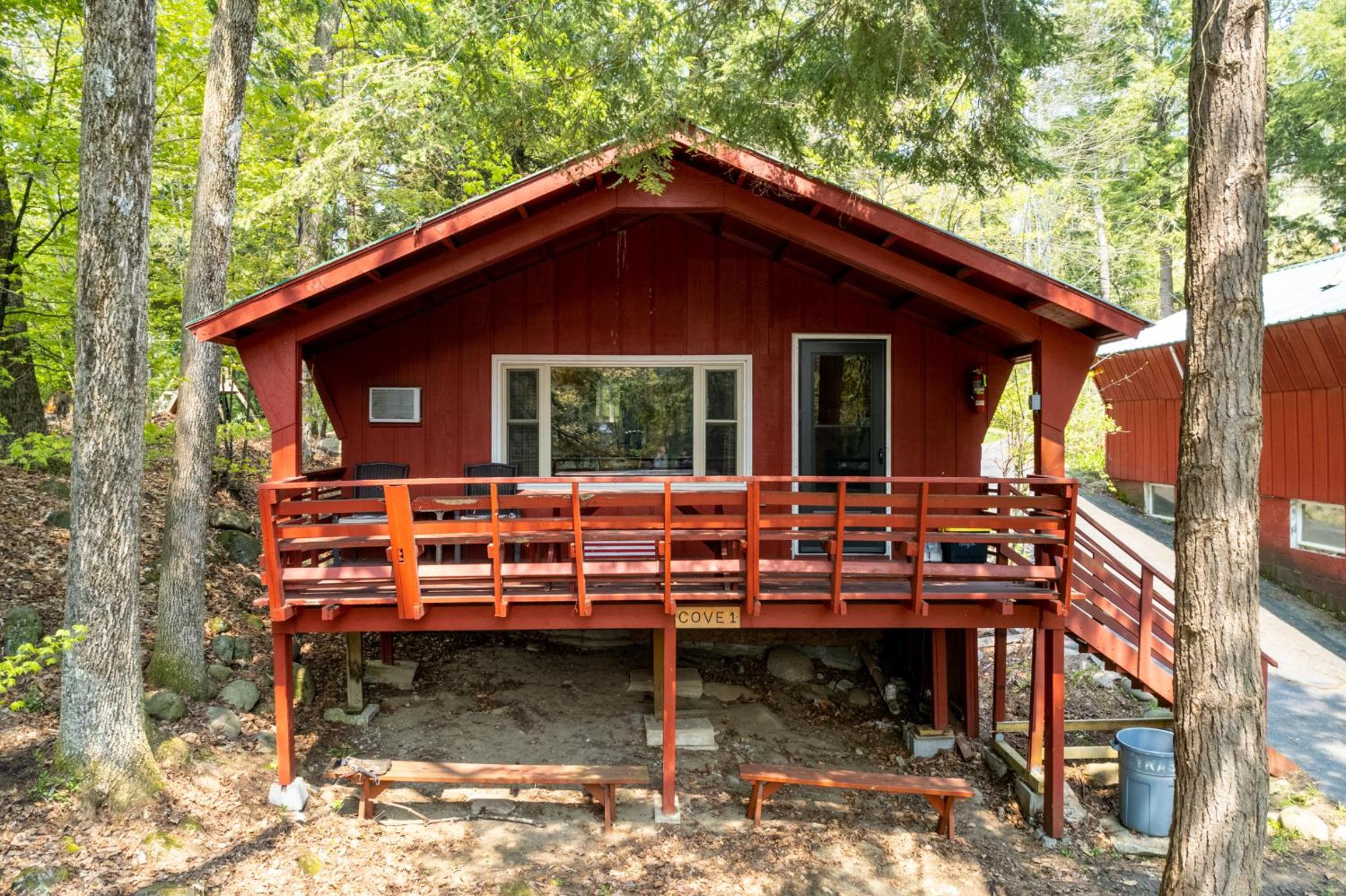 Hide-A-Way Waterfront Cottages
