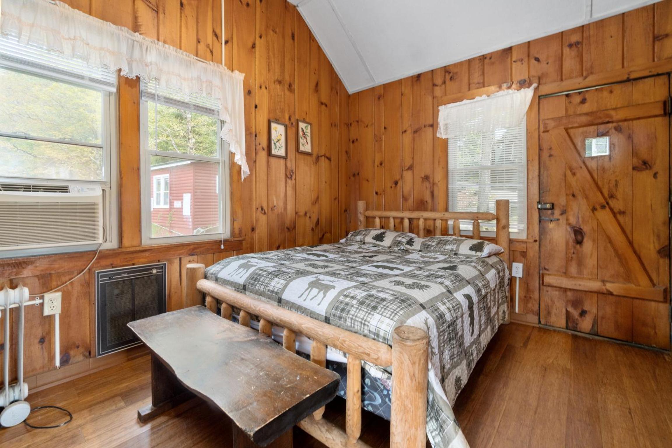 Hide-A-Way Waterfront Cottages
