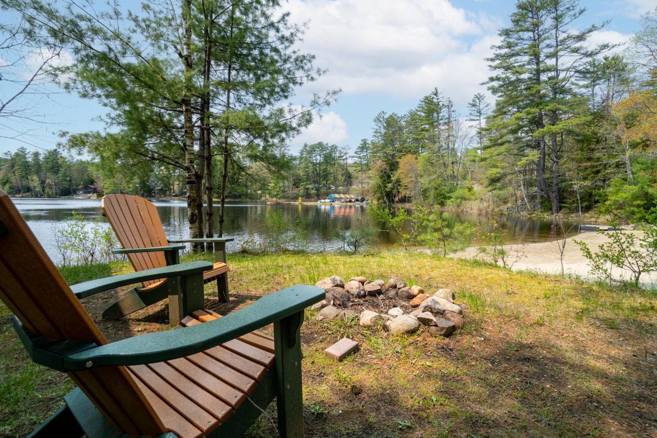 Hide-A-Way Waterfront Cottages