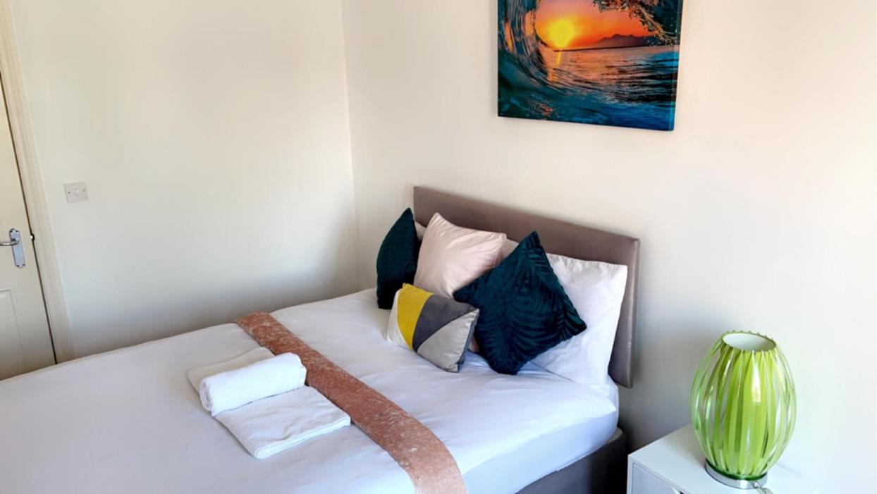 Free Allocated Parking-Mayfair Court view 2