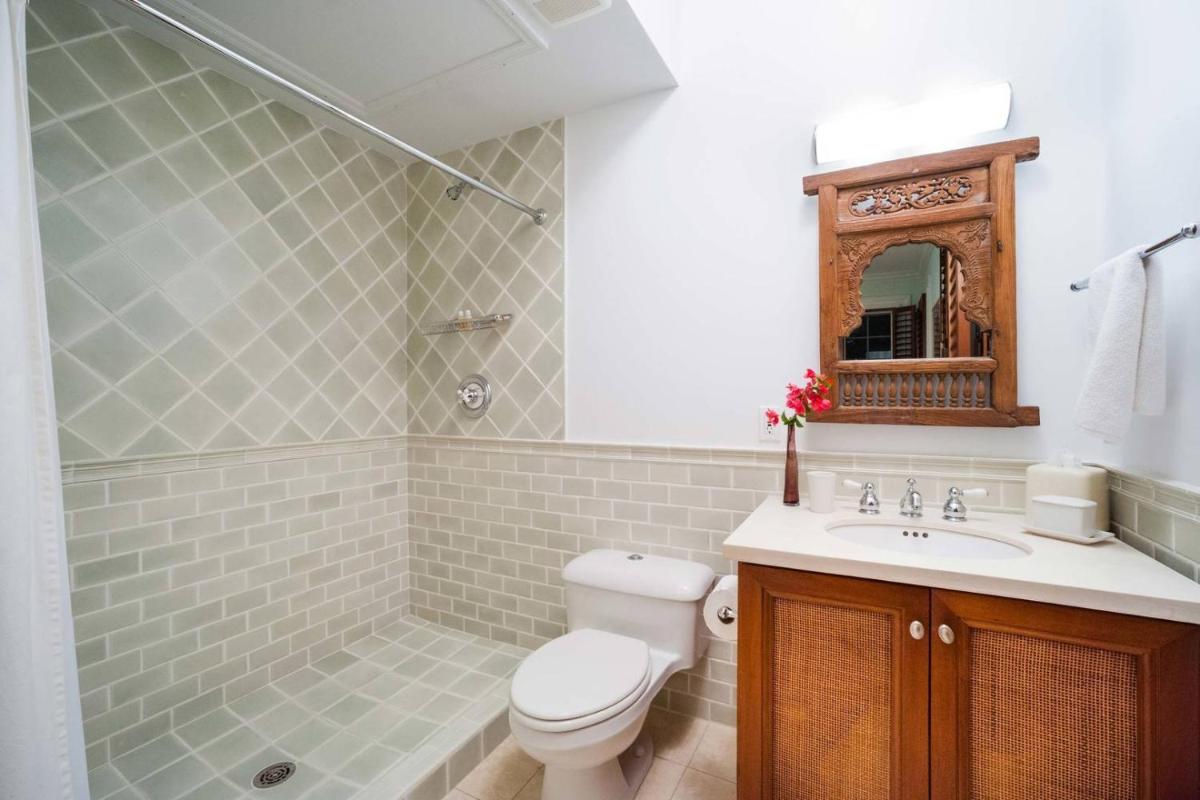 Cos Kai Villa by Grand Cayman Villas & Condos