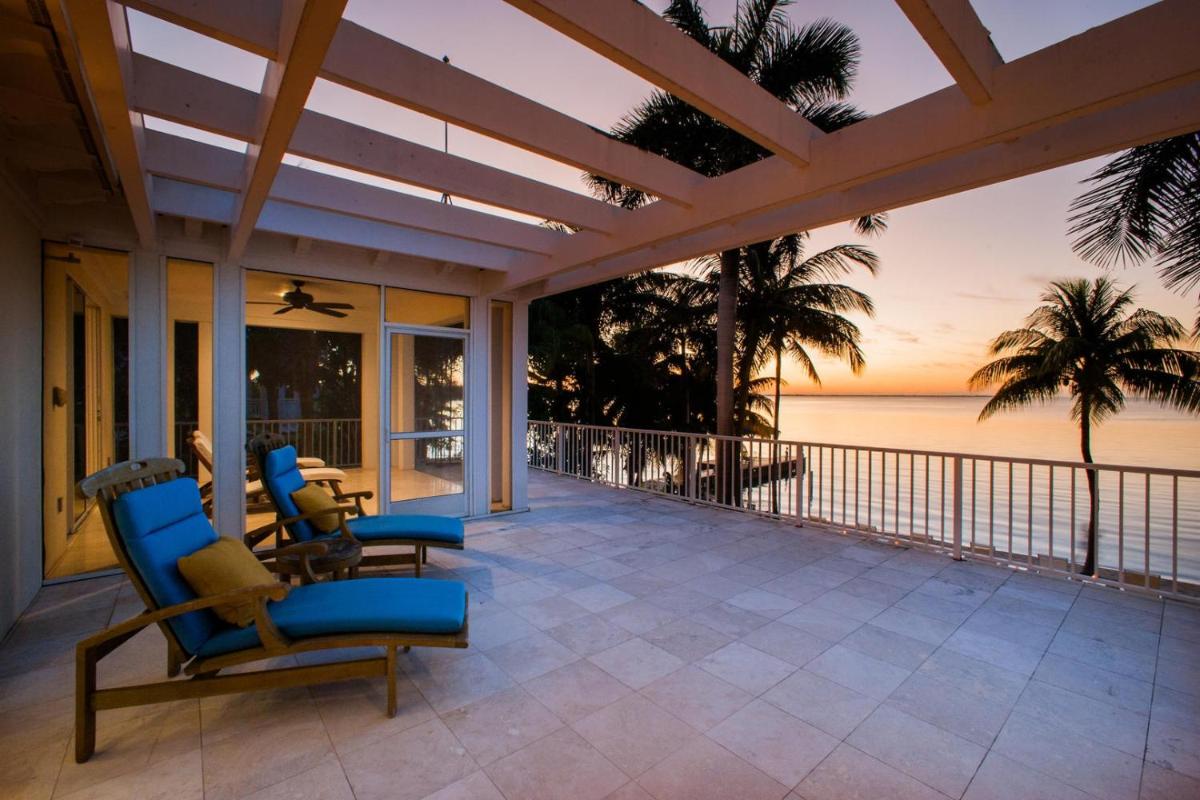 Cos Kai Villa by Grand Cayman Villas & Condos