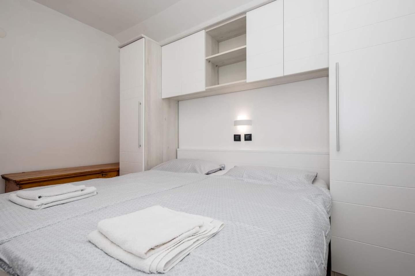Apartment 5 view 3