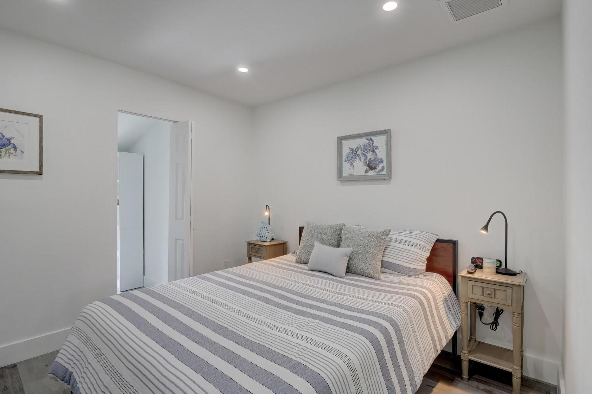 Three Rental Units In This Bonita Springs Compound view 4