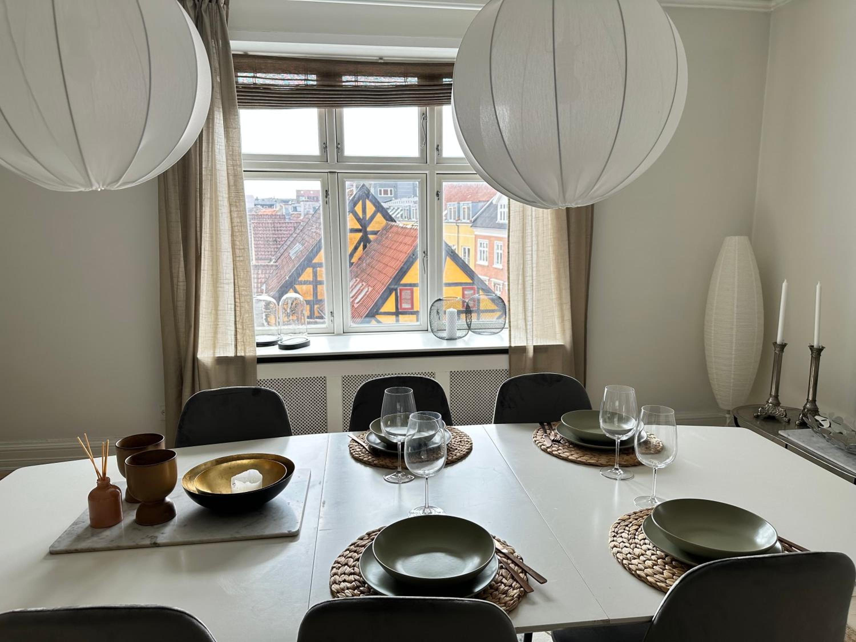 Boutique-Aalborg-Free parking - Citycenter