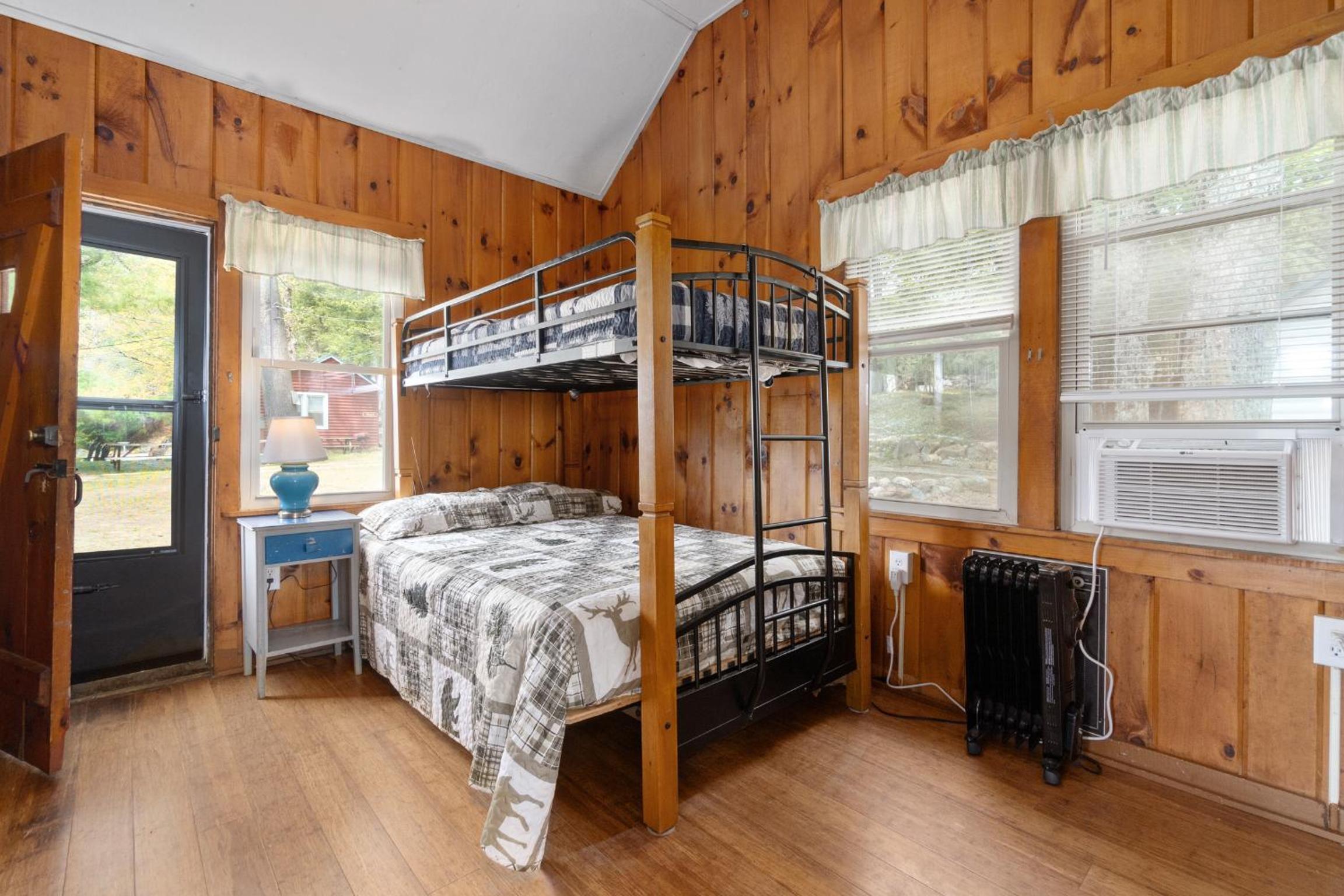 Hide-A-Way Waterfront Cottages