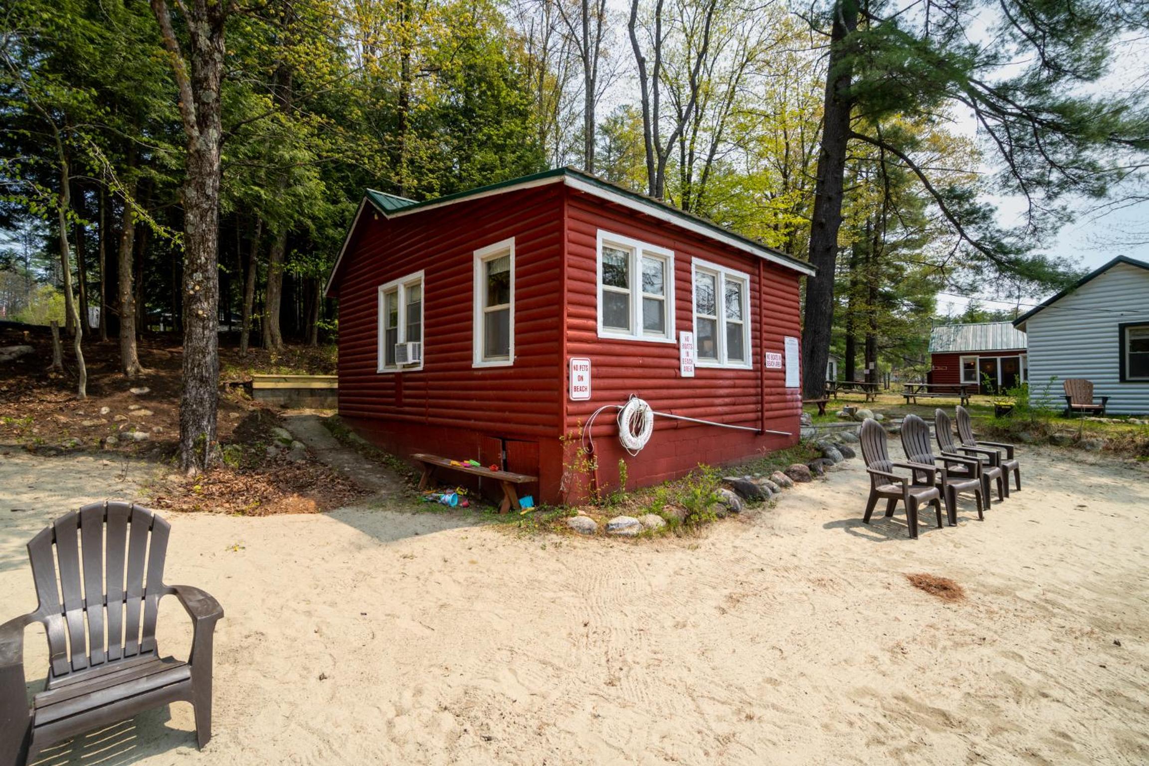 Hide-A-Way Waterfront Cottages